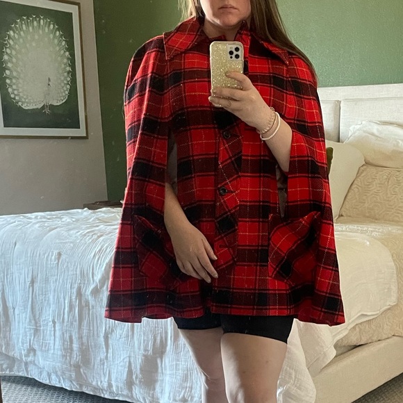 Vintage 1970’s Pendleton Wool Red Cape - Picture 7 of 12